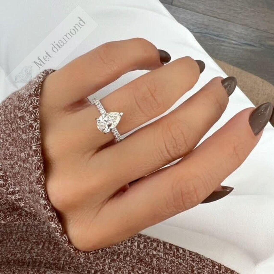 1,30 karat mozanit taşlı yüzük damla kesim dml52