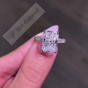 5.70 karat raidant kesim mozanit taşlı yüzük bgt322