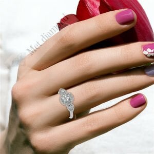 2 karat mozanit taşlı yüzük halo model - hly66