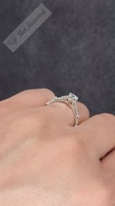 0,40 karat mozanit taşlı yüzük lotus çiçeği mzn98