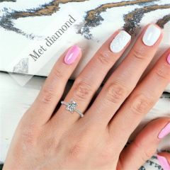 2,30 karat mozanit taşlı yüzük baget kesim