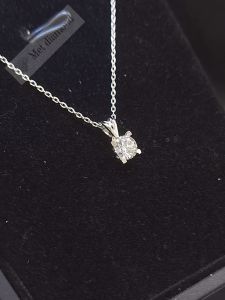 0,50 karat mozanit taşlı kolye - kol010