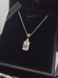 2 karat mozanit taşlı baget kolye  - kol015