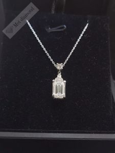 2 karat mozanit taşlı baget kolye  - kol015