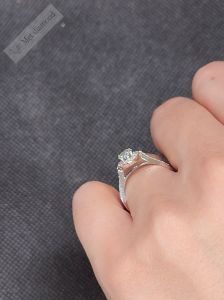 1,30 karat mozanit taşlı yüzük halo model hly45