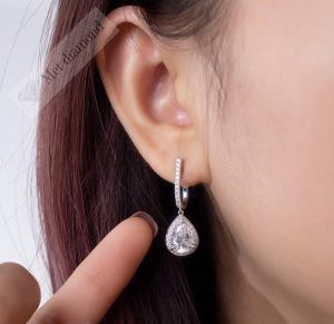 2.50 karat  mozanit taşlı küpe -kup07