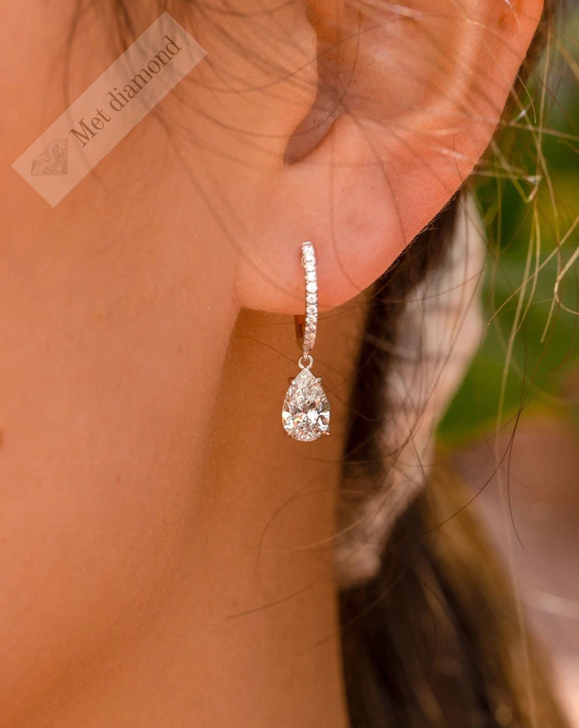 2.20 karat  mozanit taşlı küpe -kup08