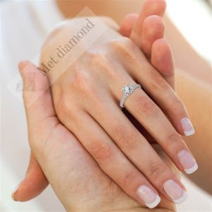 2,60 karat mozanit taşlı yüzük katedral mzn216