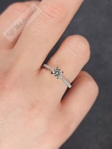 0,50 karat mozanit taşlı yüzük mzn103