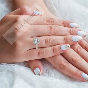 2,50 karat mozanit taşlı yüzük halo model