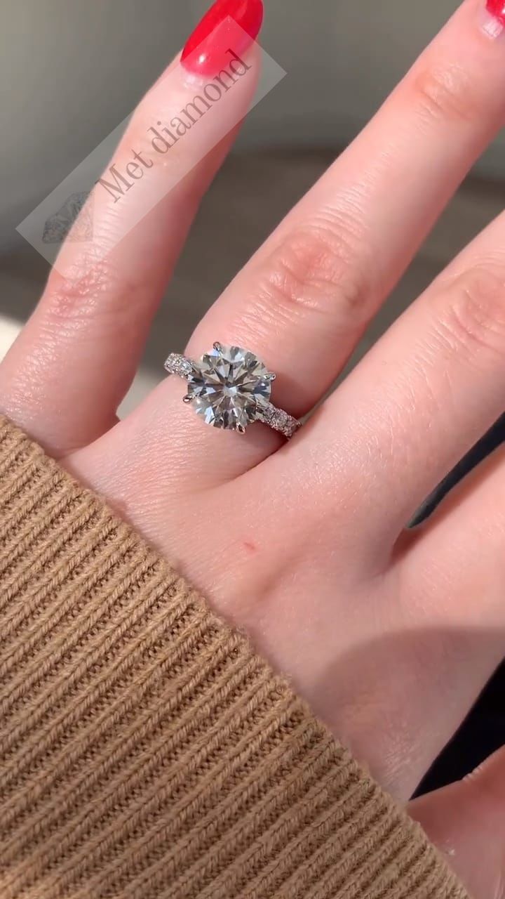 3,70 karat mozanit taşlı yüzük