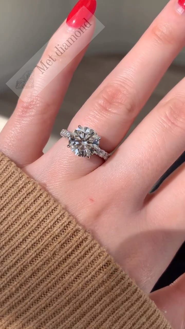 3,70 karat mozanit taşlı yüzük