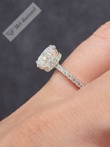 1.90 karat mozanit taşlı tektaş yüzük oval kesim OV1507