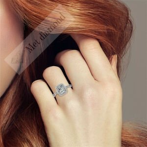 3,50  karat mozanit taşlı yüzük baget