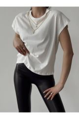 Kolye Detaylı T-shirt