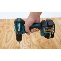 Makita DDF483RFJ 18 Volt -3,0 Ah Lityum Akülü  Matkap Vidalama (Çift Akülü)