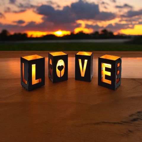 Love Yazılı 4 Lü Ahşap Mumluk