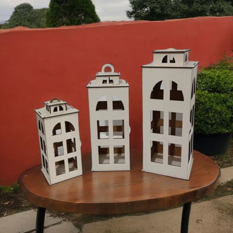 Weiße Kerzenhalter aus Holz, 3er-Set