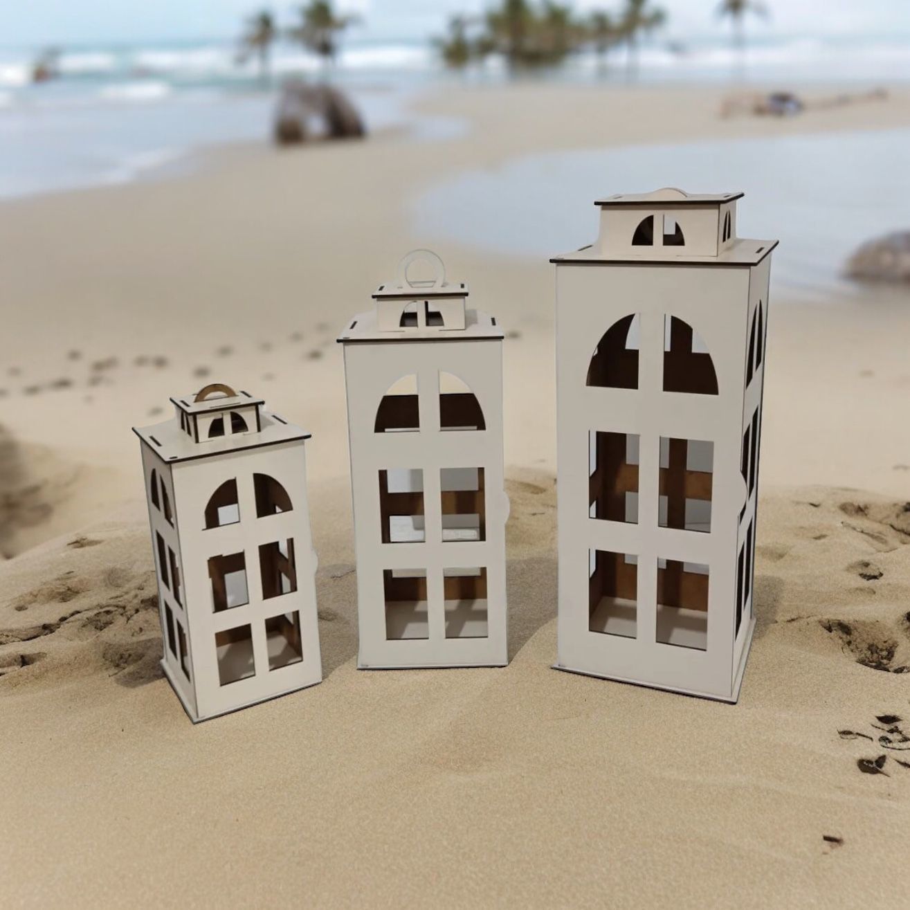 Weiße Kerzenhalter aus Holz, 3er-Set