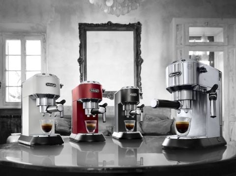 Delonghi Dedica Manuel Espresso Makinesi EC 685.BK Siyah