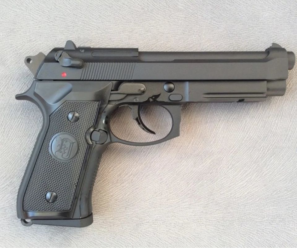 KJW M9A1 F92 Beretta GBB Airsoft Tabanca