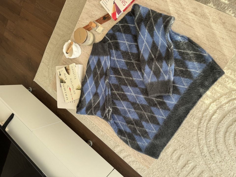 Şardonlu mavi detaylı baklava desenli dokulu kazakk