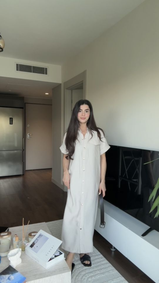 Taş rengi düğmeli kemerli elbise