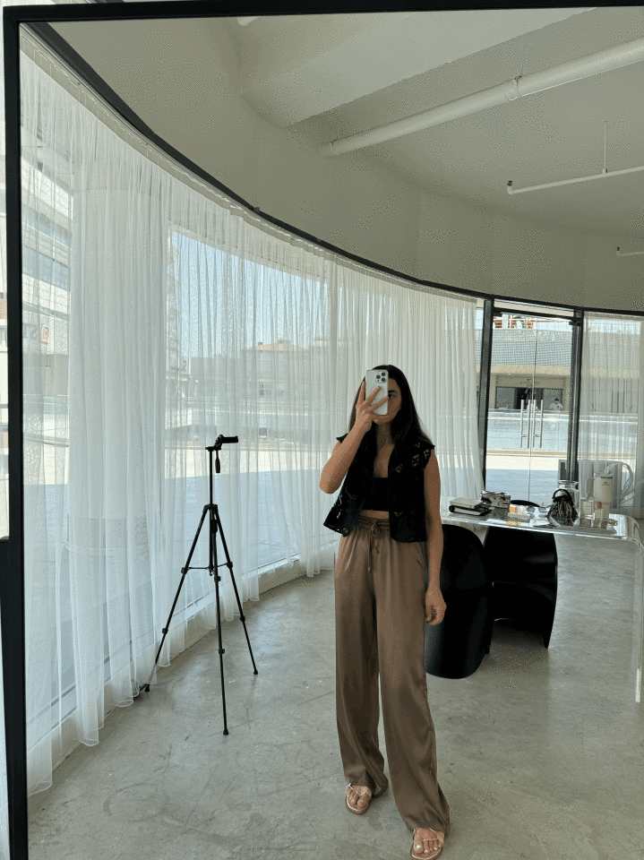 Tasarım geometrik kesim detaylı siyah yelek