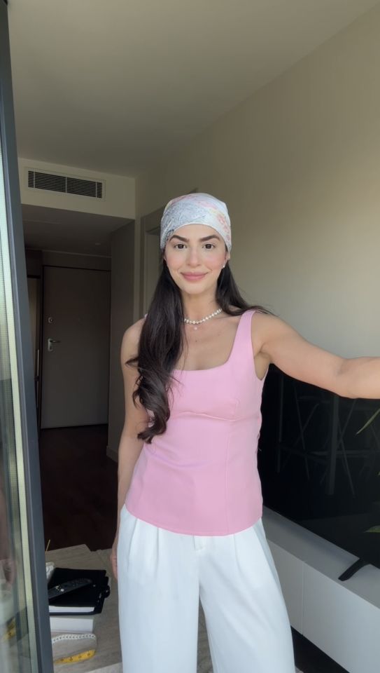 Pembe sırt detaylı prenses bluz