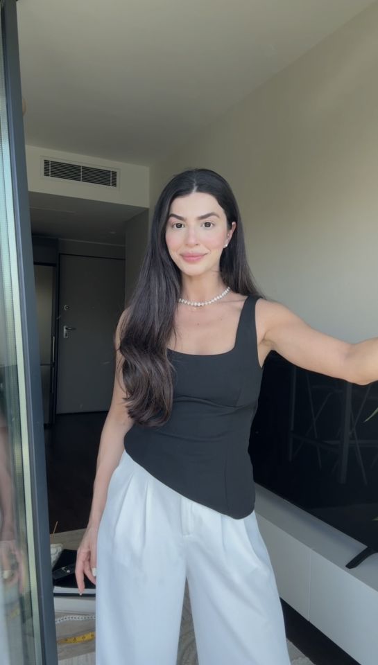 Siyah sırt detaylı prenses bluz