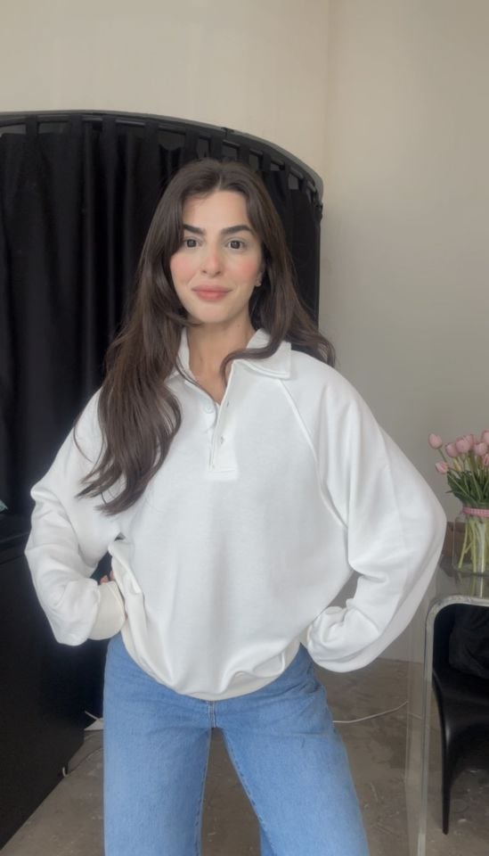 Polo yaka düğmeli beyaz sweatshirt
