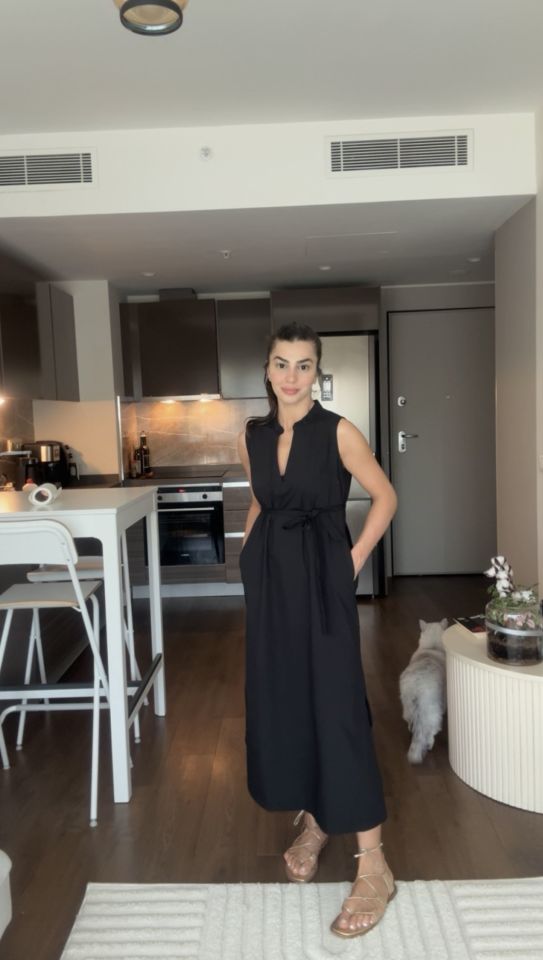 Orjinal marka  siyah v yaka elbise