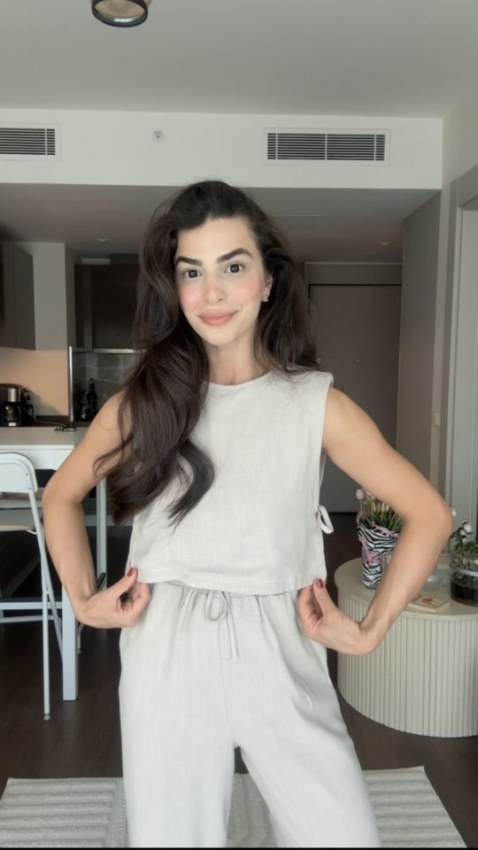 Yanları bağcıklı naturel renk bluz pantolon takım