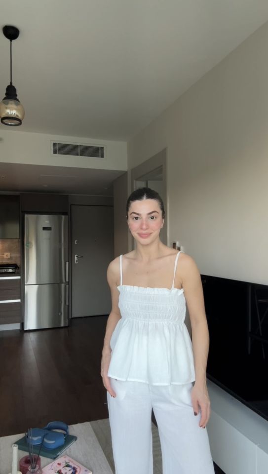 Askılı gipeli beyaz astarlı takım