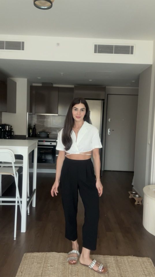 Bershka bağlamalı sırt detaylı crop gömlek