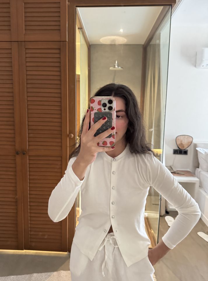 Ekru düğme detaylı hırka bluz