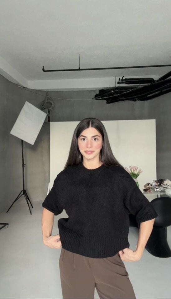 Siyah yarım kollu triko kazak