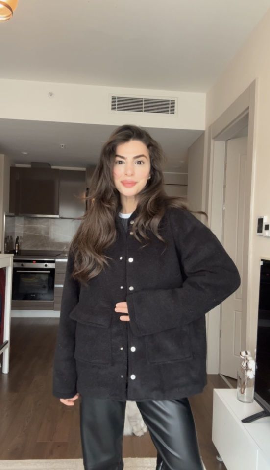 İçi astarlı yün keçe siyah ceket mont