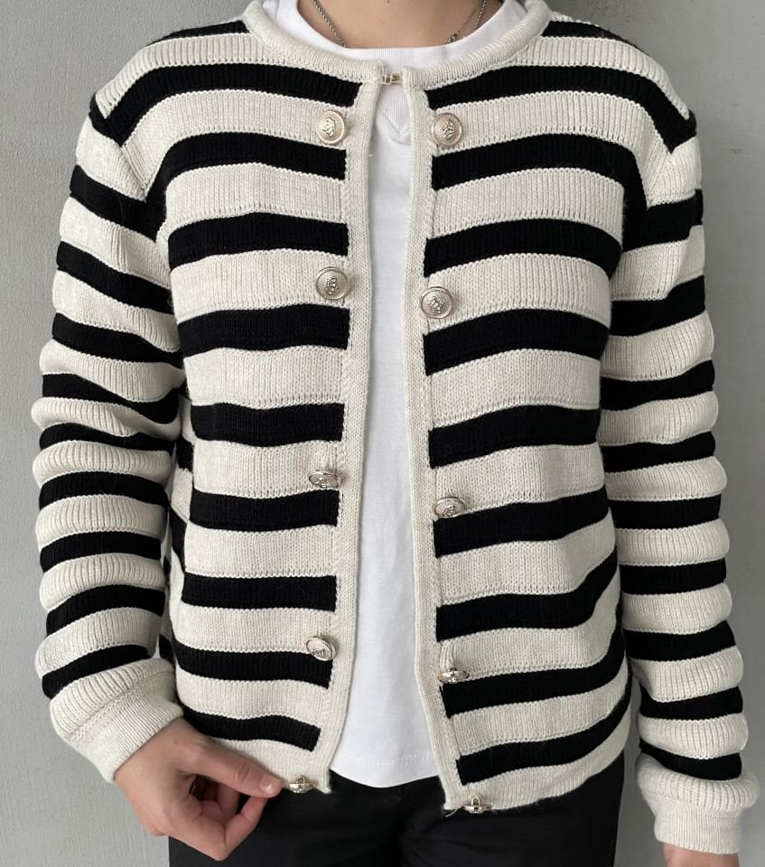 Çizgili çift düğmeli hırka