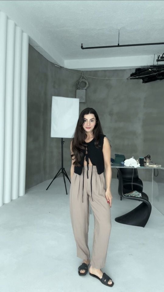 Tensel kuşaklı taş rengi pantolon