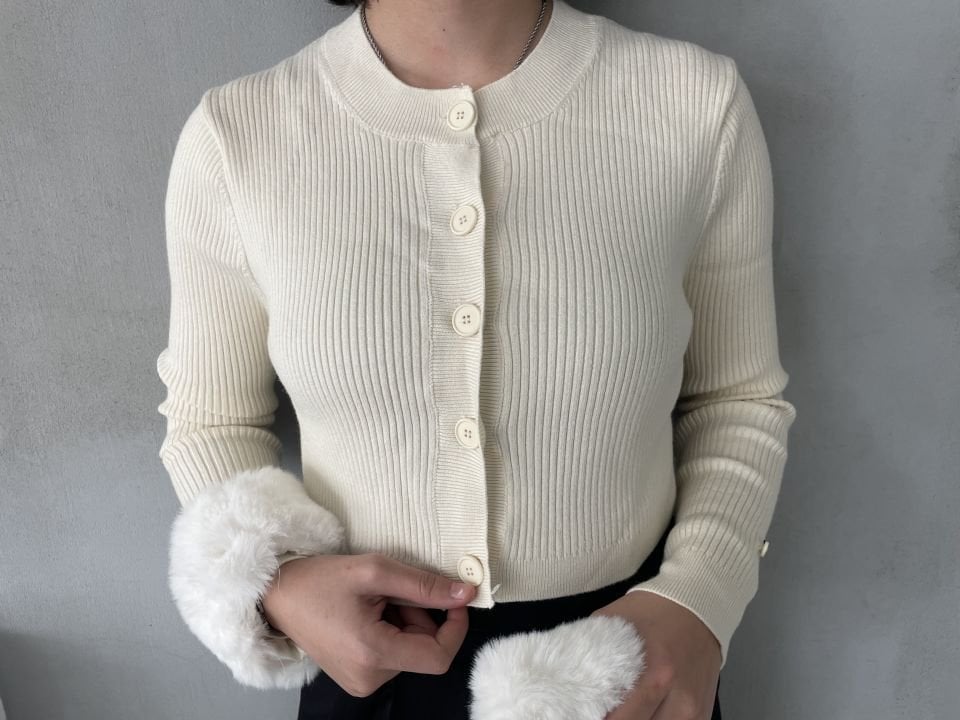 Krem kolları kürklü çıkarılabilir bluz