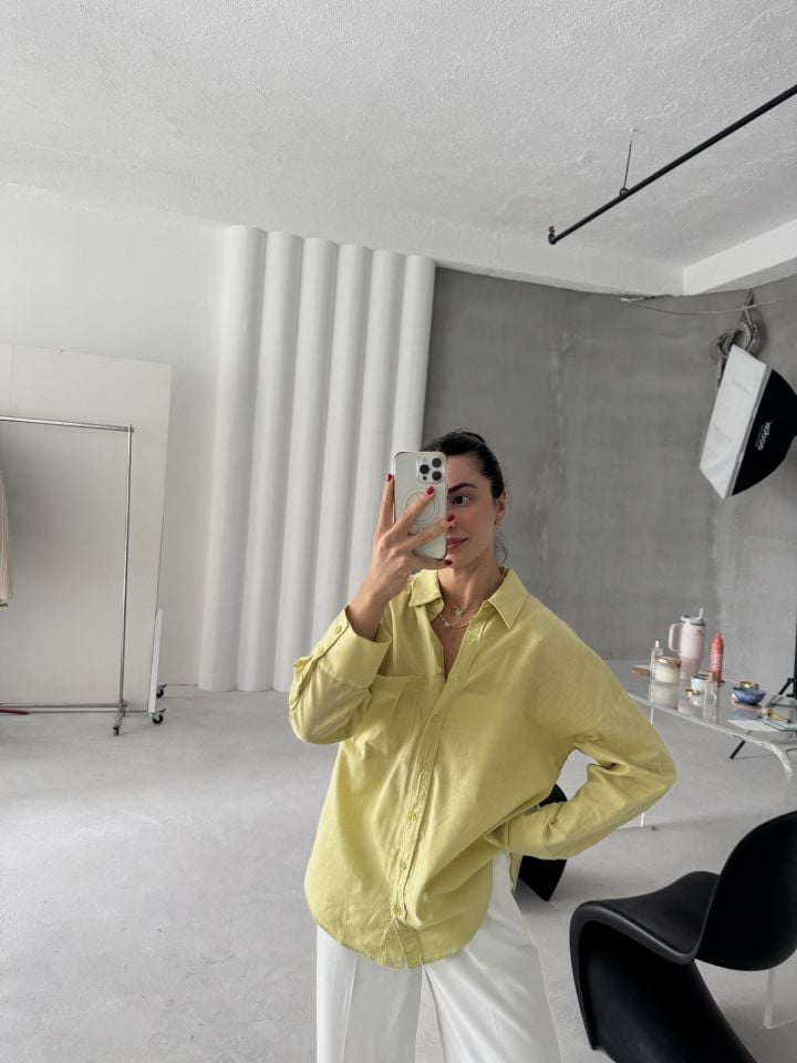 Yağ yeşili keten karışımlı oversize gömlek