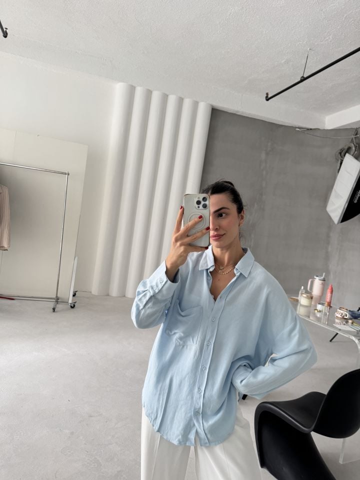 Bebe mavisi keten karışımlı oversize gömlek