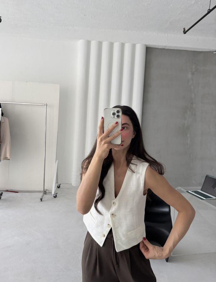 İçi astarlı arka kemerli yelek