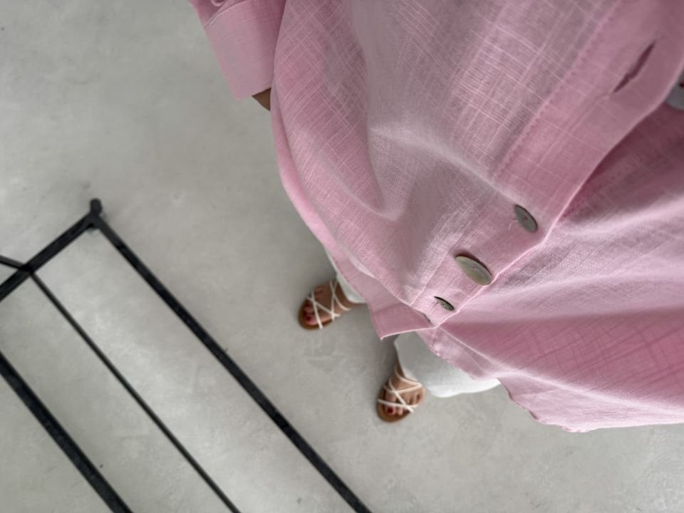 Düğme detaylı pembe gömlek