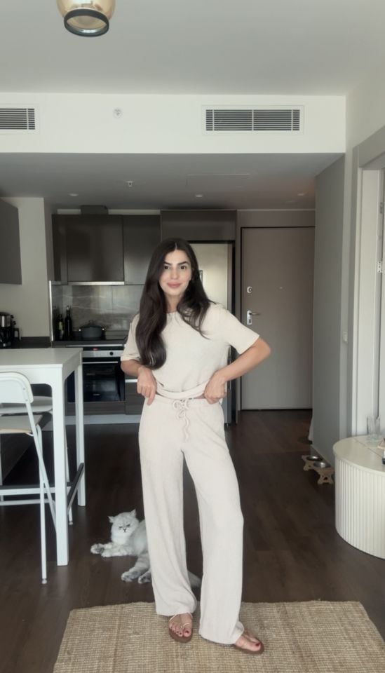 Krem renk kırınkıl kısa kollu basic pantolon takım
