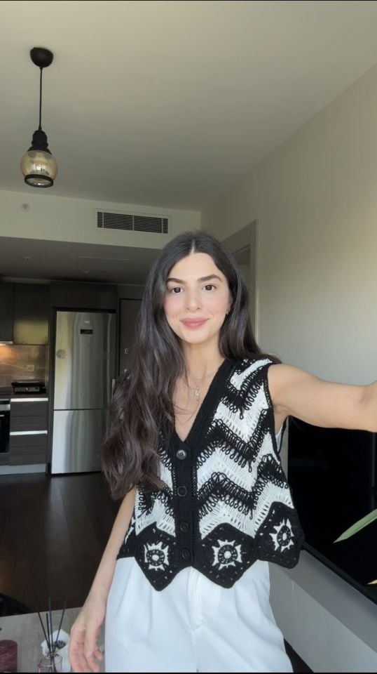 Siyah beyaz nakışlı yelek