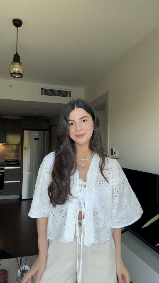Bağcıklı nakış romantik bluz