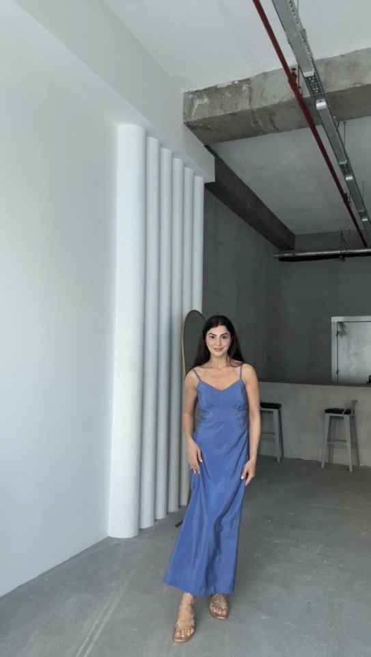 Asansör askılı mavi maxi etek