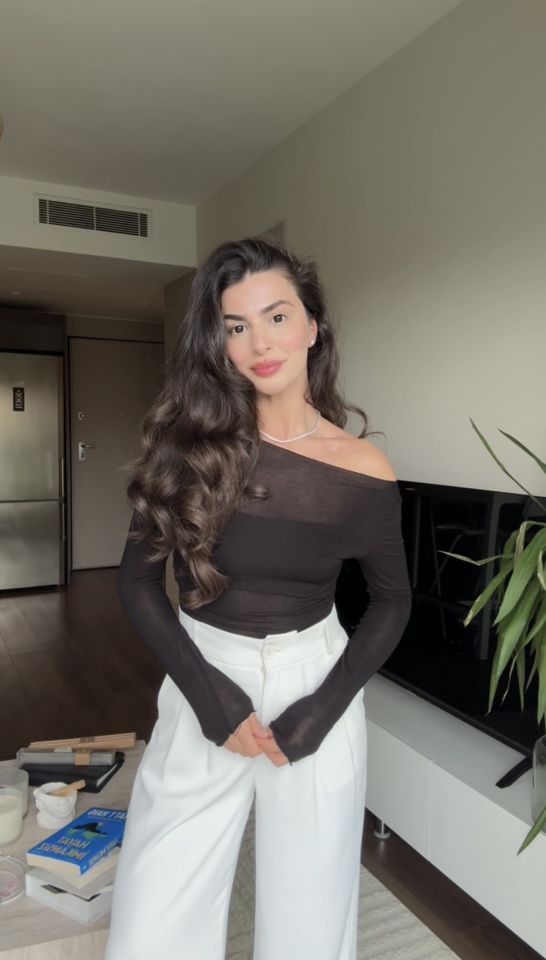 Transparan siyah yumoş bluz